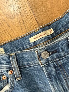 Levi's Light Blue Denim Jeans with Contrast Stitching